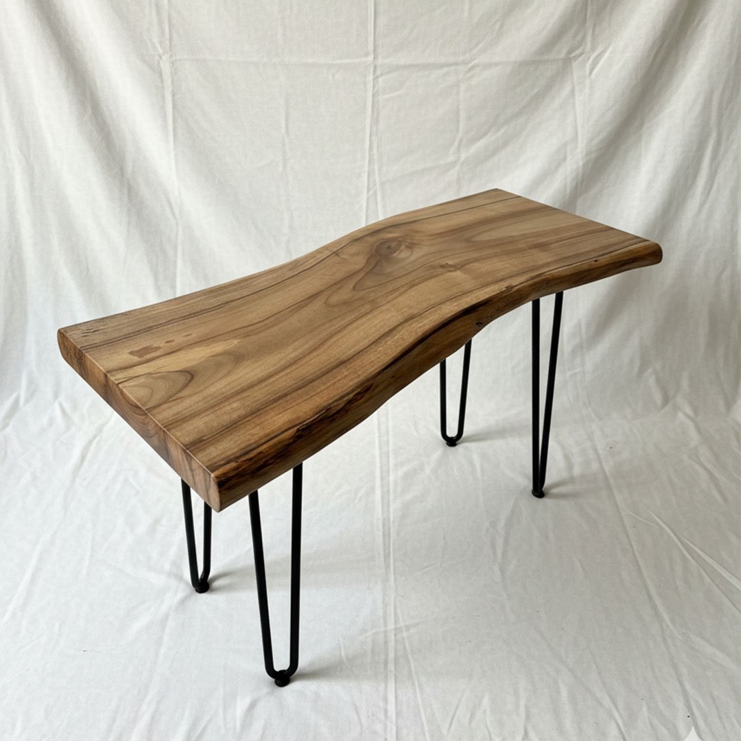 Walnut Live Edge Wood side/coffee table (3)